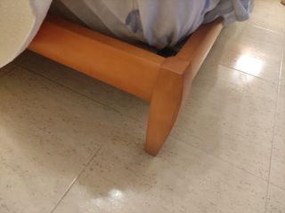 Dormitorio en madera de cerezo