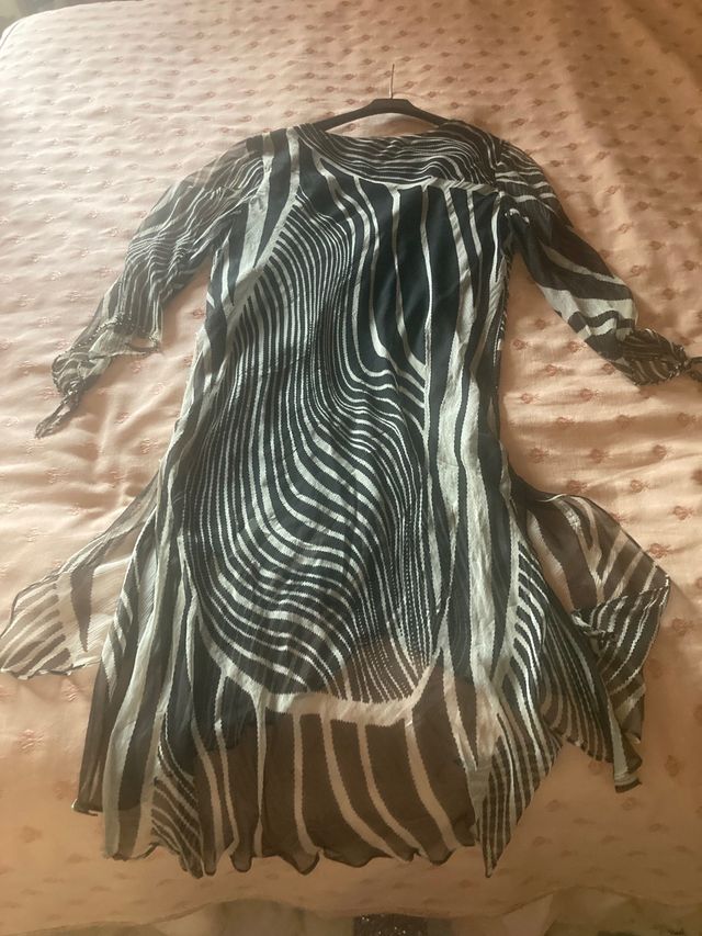 Elegante abito da sera in chiffon di seta