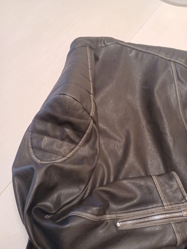 Cazadora motera polipiel