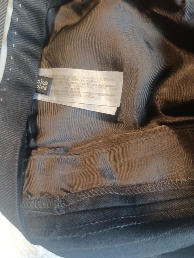 Pantalón pitillo de Massimo Dutti 