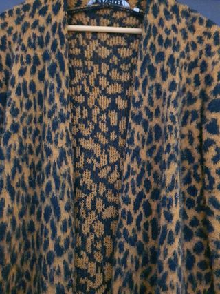 Casaco/cardigan comprido.