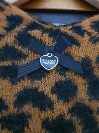 Casaco/cardigan comprido.