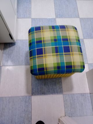 Taburete tapizado clásico, pub, reposap