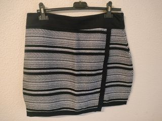 REBAJA falda Sfera blanca y negra. Como Nueva.