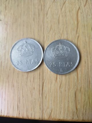 4 Monedas 25 pesetas varias