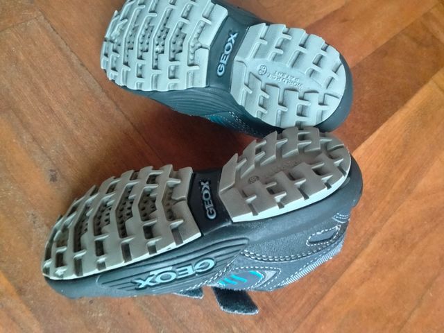 Tenis/bota niñ@ GEOX talla 26