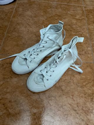 Zapatillas blancas tipo Converse