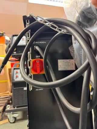 Maquina soldar NIPPON 380V