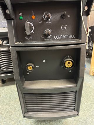 Maquina soldar NIPPON 220V