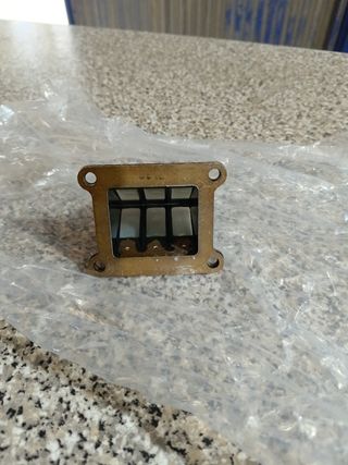 Caja laminas Yamaha DT 125x