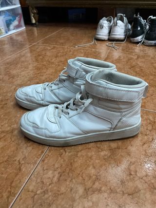 zapatillas blancas
