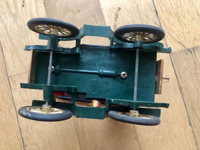 Coche 1892 Peugeot de Nacoral. Referencia 1009