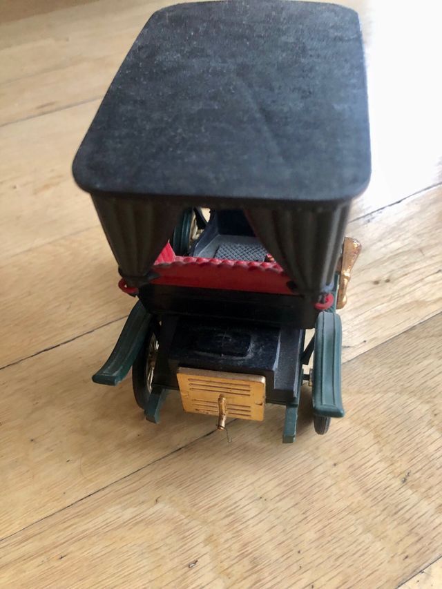 Coche 1892 Peugeot de Nacoral. Referencia 1009