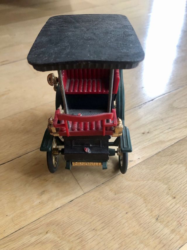 Coche 1892 Peugeot de Nacoral. Referencia 1009