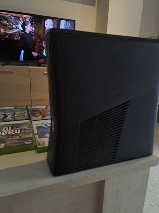 xbox360+ kinect+ mando+ 13 juegos +2mesas dj hero