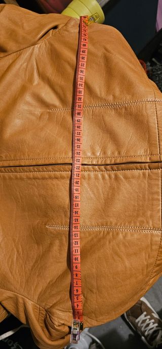 Cazadora de piel color mostaza