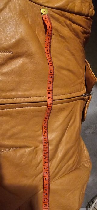 Cazadora de piel color mostaza