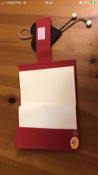 diario ragazza con matita