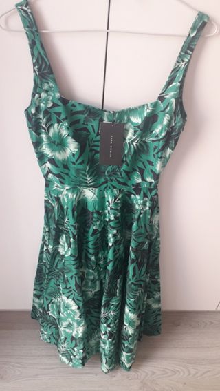Vestido Midi Verde zara Talla XS nuevo a estrenar