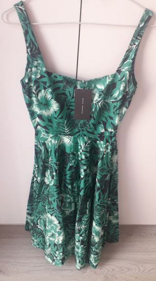 Vestido Midi Verde zara Talla XS nuevo a estrenar