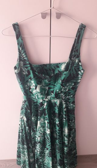 Vestido Midi Verde zara Talla XS nuevo a estrenar