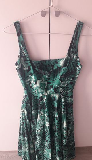 Vestido Midi Verde zara Talla XS nuevo a estrenar