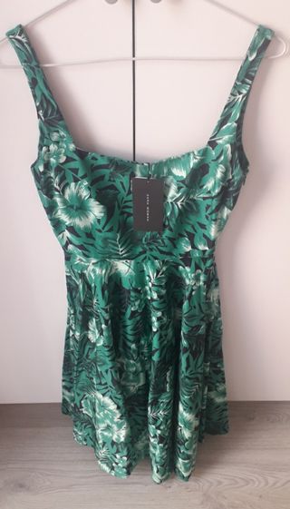 Vestido Midi Verde zara Talla XS nuevo a estrenar