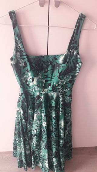 Vestido Midi Verde zara Talla XS nuevo a estrenar