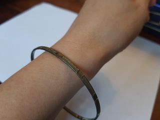 Braccialetto rigido color oro, rotto (vedi foto)