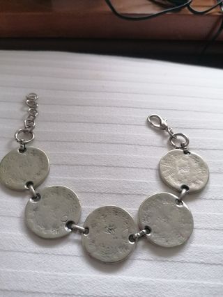 conjunto de Pulsera y pendientes motivos romanos
