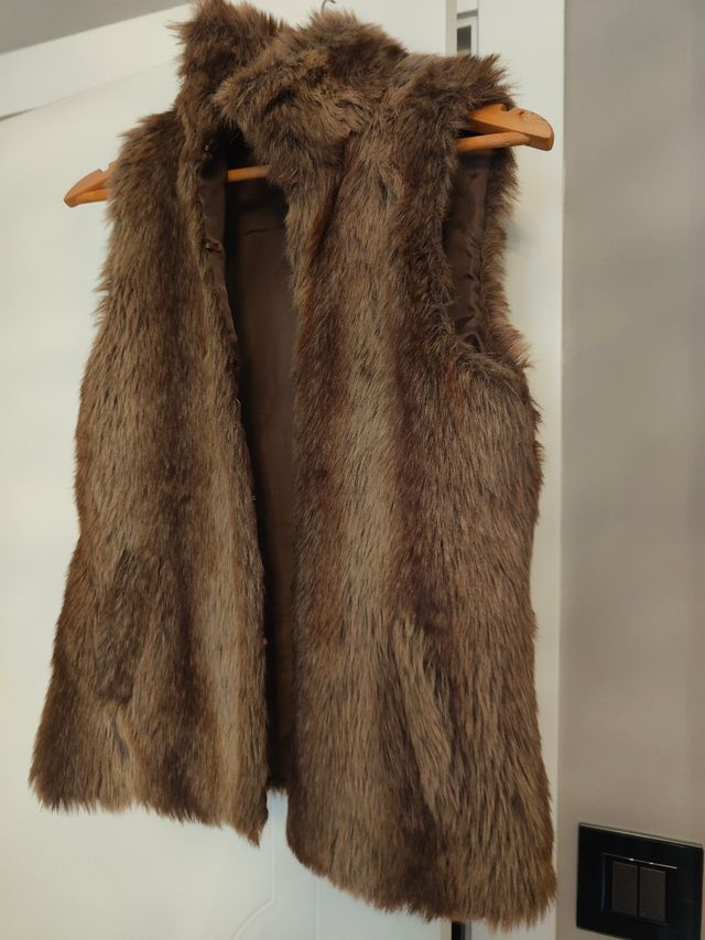 Chaleco pelo pull&bear talla S
