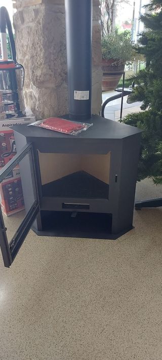 Estufa rinconera leña