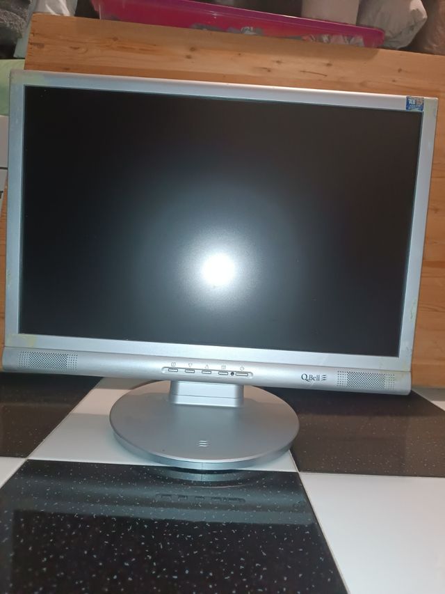 Monitor per pc marca "QBell"