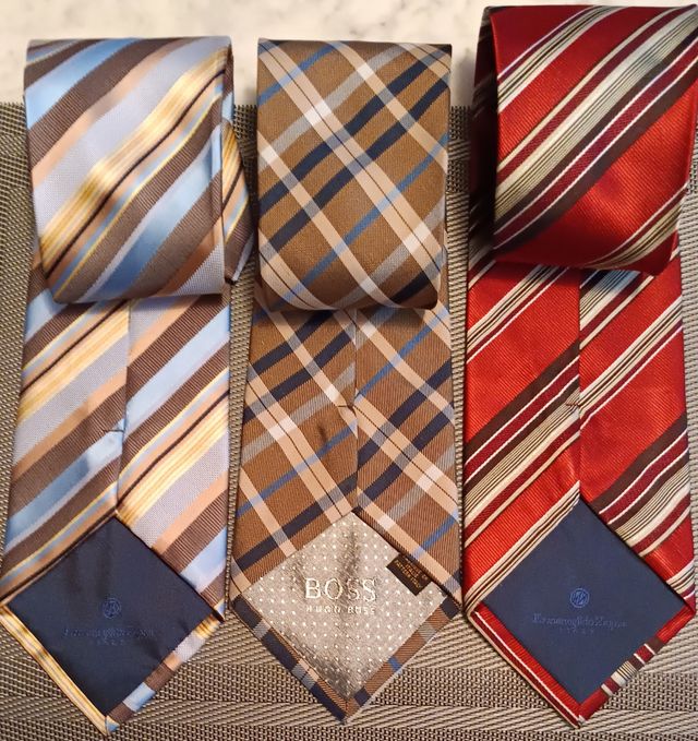 LOTE DE TRES CORBATAS DE SEDA 100%