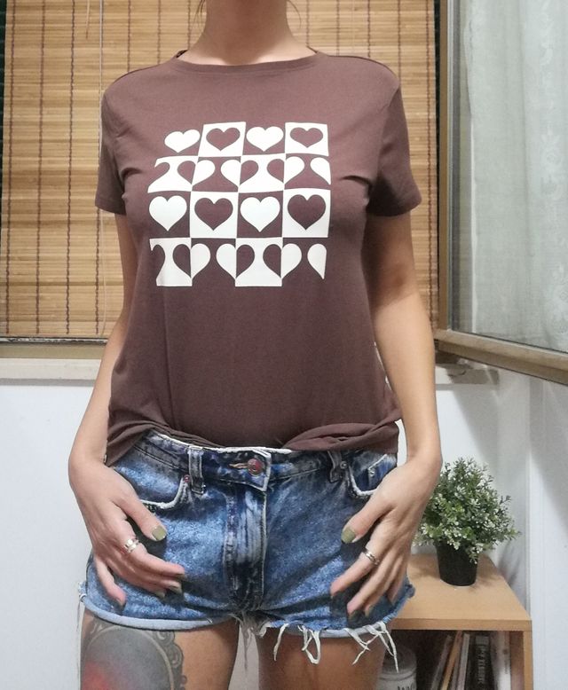 T-shirt marrone