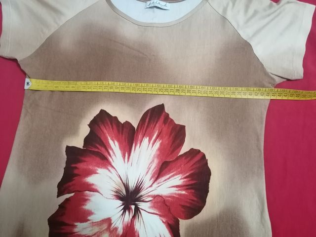 Maglia con stampa floreale