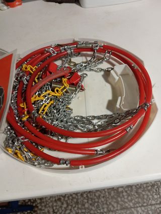 Cadenas para la nieve, rueda de coche.