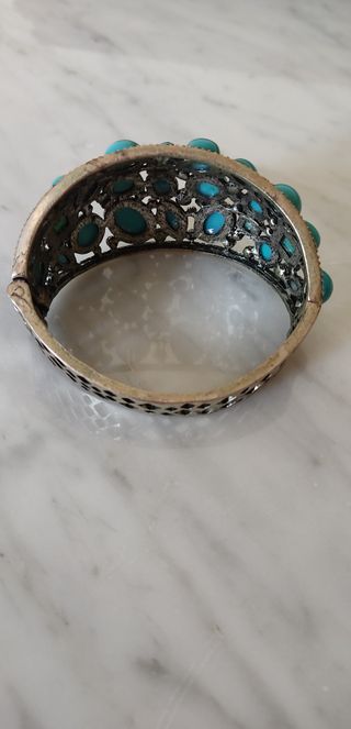 Pulsera con piedras azules. N71