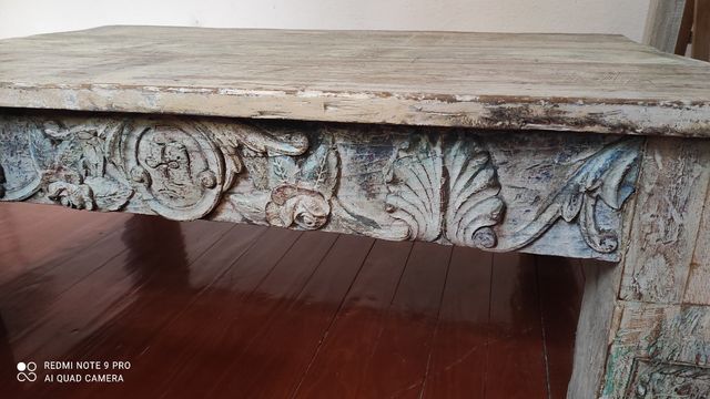 Mesa centro  maciza diseño  PIEZA ÚNICA