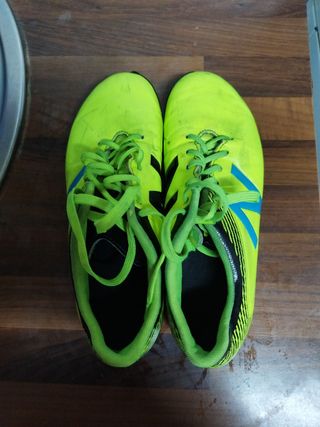 Botas de fútbol New Balance talla 38