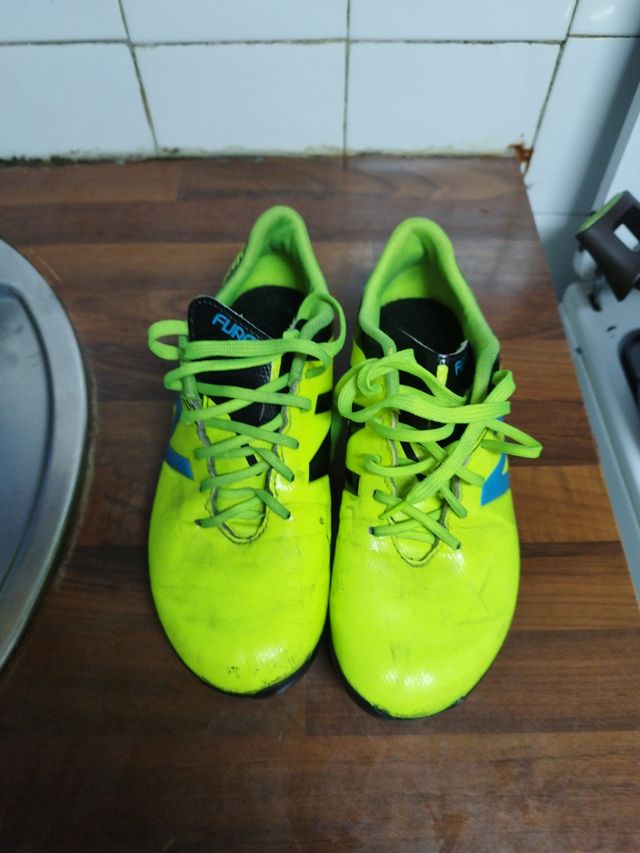 Botas de fútbol New Balance talla 38