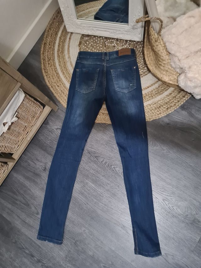 Vaquero pitillo rotos stradivarius