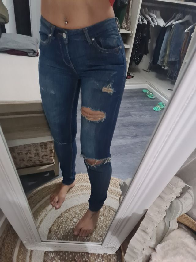 Vaquero pitillo rotos stradivarius