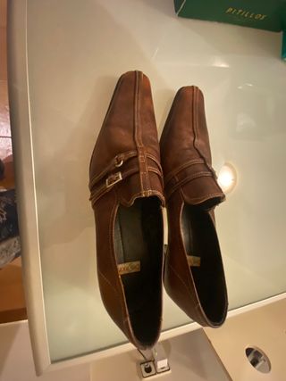 zapato marron tacon bajo ancho n.40 de piel