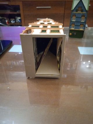 Edificio de maquetación de trenes