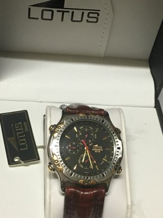 Reloj Lotus