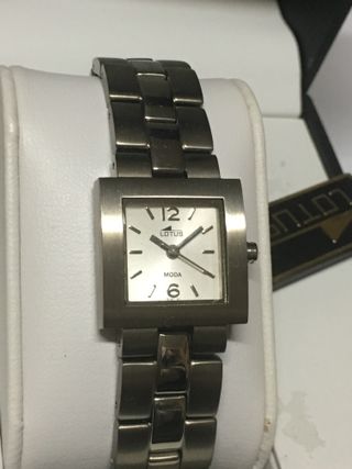 Reloj Lotus