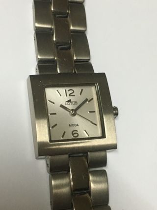 Reloj Lotus
