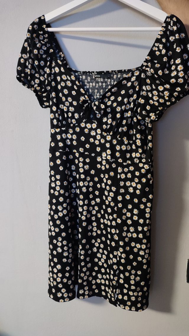 Vestido de flores de Lefties