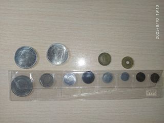 L8* 12 monedas España, algunas s.XIX. Todas x 7€